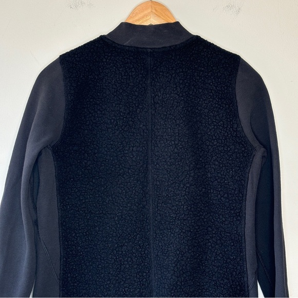 Lululemon Stand Out Sherpa Jacket in Black Size 6 - Picture 9 of 12